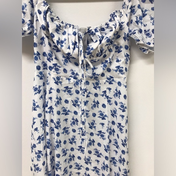 Women’s Floral Sweatheaet Tie Neck Split Smocked Puff Sleeves Maxi Dress - Picture 3 of 5